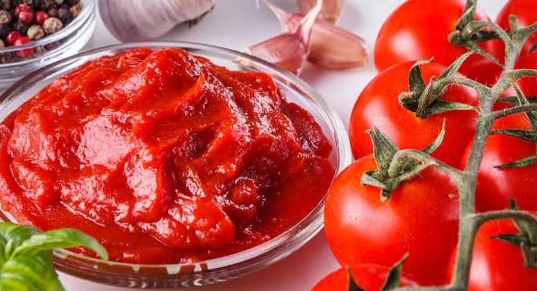 تصویر 2 از رب گوجه فرنگی سنتی انتخابی مناسب برای غذاهای خانگی با عطر طبیعی و بافت دست ساز